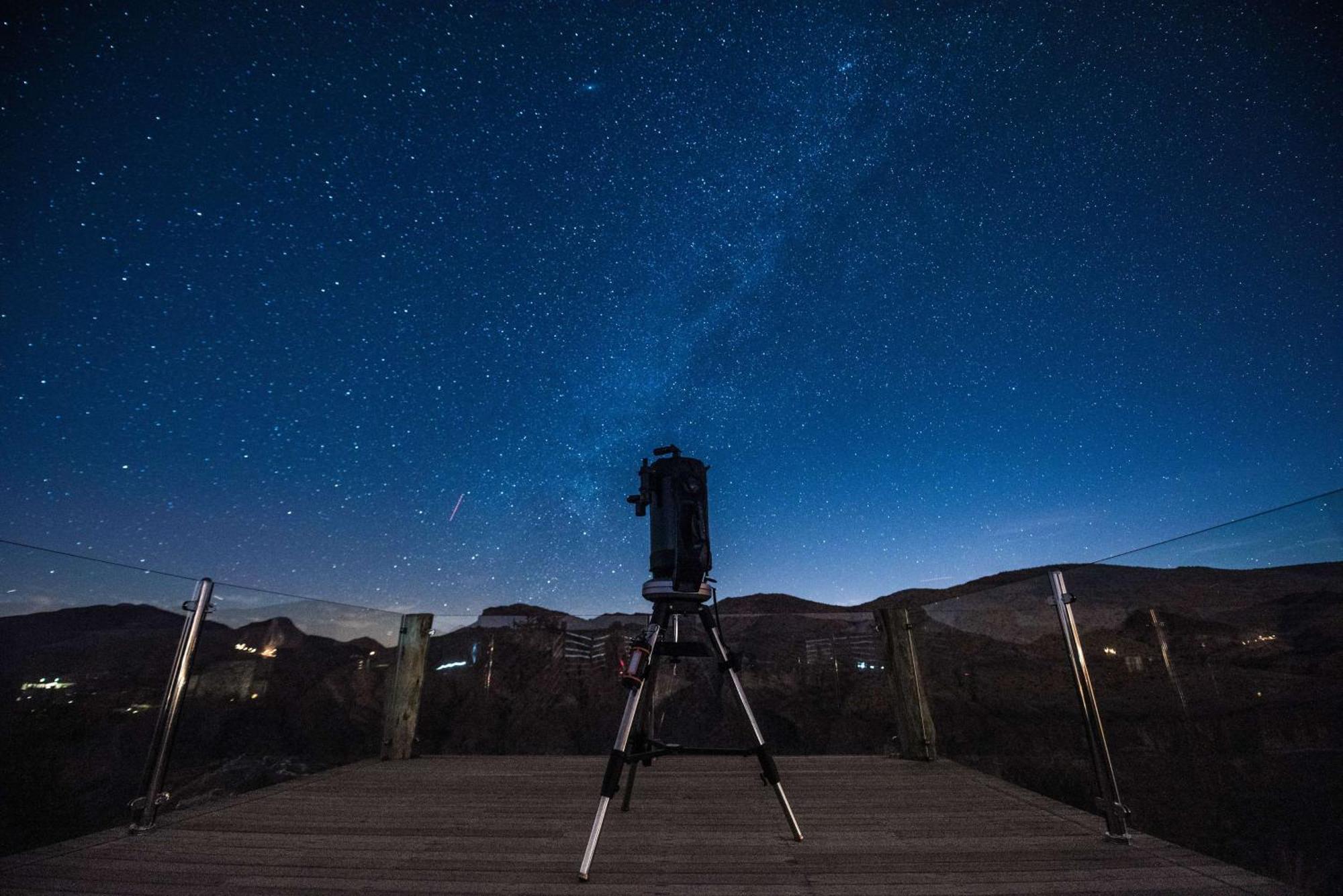 Hotel Alila Jabal Akhdar Al Khutaym Esterno foto A telescope on a tripod