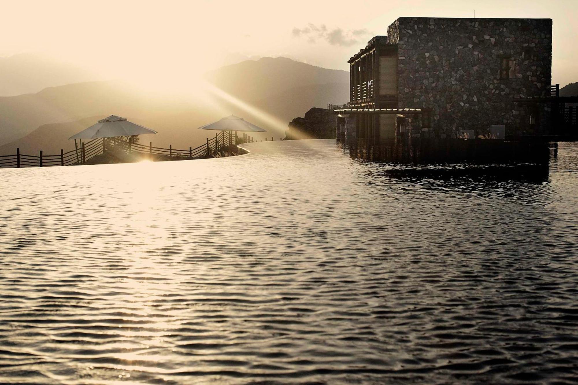 Hotel Alila Jabal Akhdar Al Khutaym Esterno foto The flooded streets of Piraeus, 2007