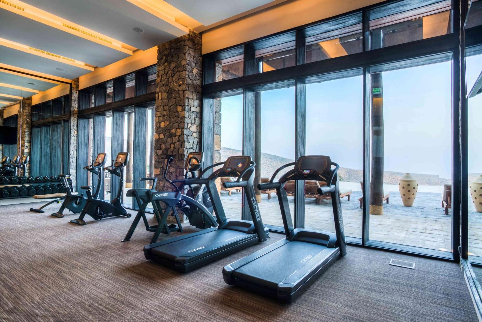 Hotel Alila Jabal Akhdar Al Khutaym Esterno foto The gym at the hotel